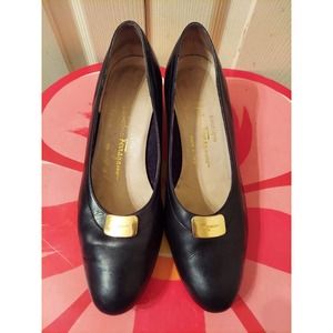 Salvatore Ferragamo Women's Black Leather Shoes. 8 B. Made In Italy. Cond. Good.